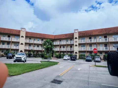 8901 Sunrise Lakes Blvd #307, Sunrise, FL 33322