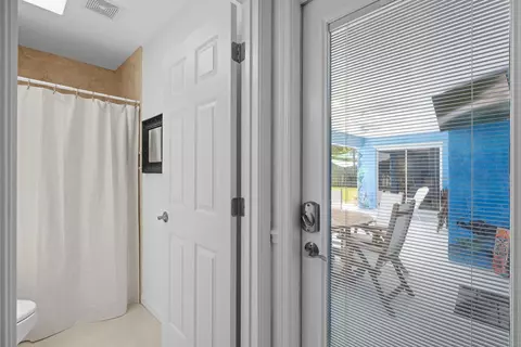 Bath - 5064 SE Horseshoe Point Rd, Stuart, FL 34997 photo 3 of 3