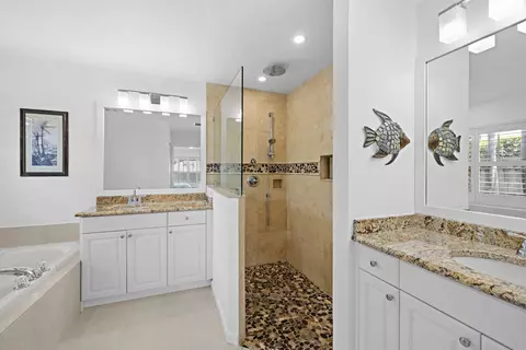 Bath - 5064 SE Horseshoe Point Rd, Stuart, FL 34997 photo 1 of 3