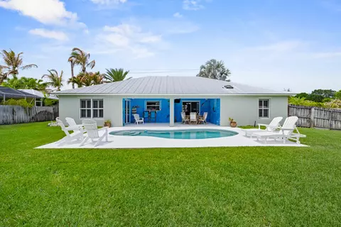 Exterior - 5064 SE Horseshoe Point Rd, Stuart, FL 34997 photo 11 of 12