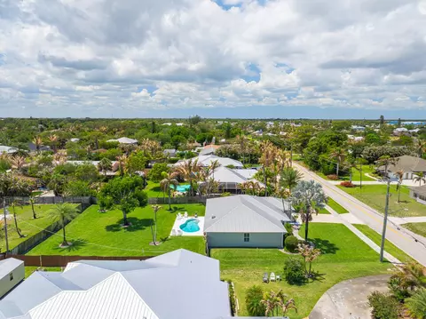 View/Area - 5064 SE Horseshoe Point Rd, Stuart, FL 34997 photo 5 of 7