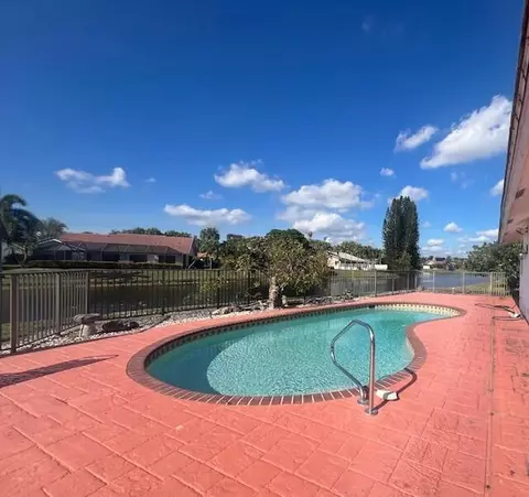 8725 Banyan Ct, Tamarac, FL 33321