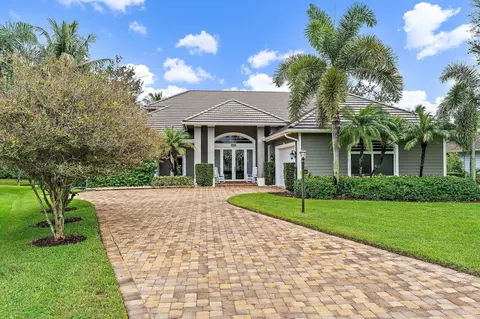 18647 SE Lakeside Dr, Jupiter, FL 33469