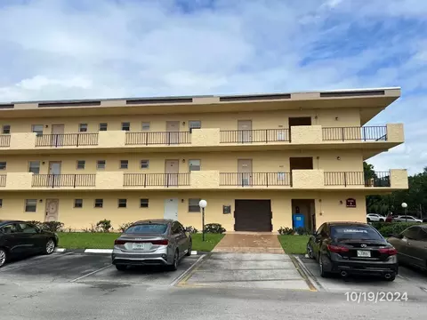 201 Berkley Rd #311, Hollywood, FL 33024