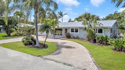 2241 NE 33rd St, Lighthouse Point, FL 33064