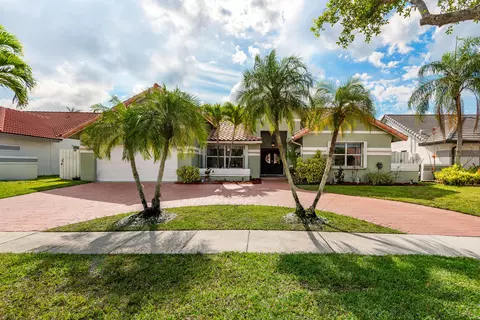 1091 NW 162nd Ave, Pembroke Pines, FL 33028