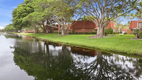 9972 NW 6th Ct, Plantation, FL 33324