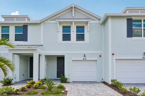 612 Salisbury Cir, Fort Pierce, FL 34982