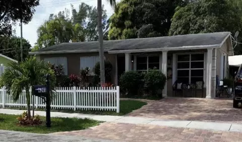 4241 NE 1st Ter, Pompano Beach, FL 33064