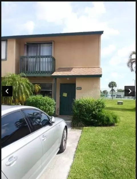 4901 Pier Dr, Greenacres, FL 33463