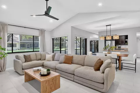 5530 Coach House Cir #A, Boca Raton, FL 33486
