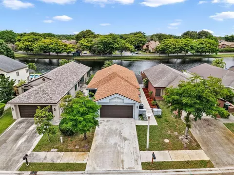 3761 NW 21 St, Coconut Creek, FL 33066