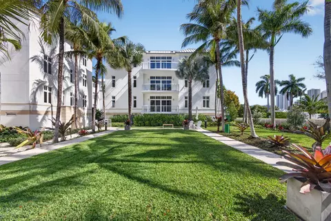182 Lake Dr #5-301, Palm Beach Shores, FL 33404