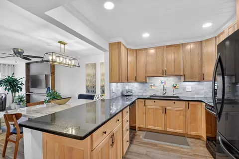 1502 S Lakeside Dr #214, Lake Worth Beach, FL 33460