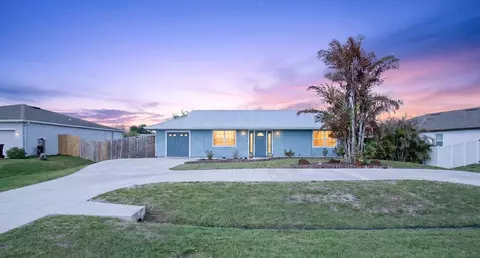 1146 SW Del Rio Blvd, Port Saint Lucie, FL 34953