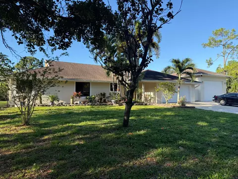 8264 Palomino Dr, Lake Worth, FL 33467