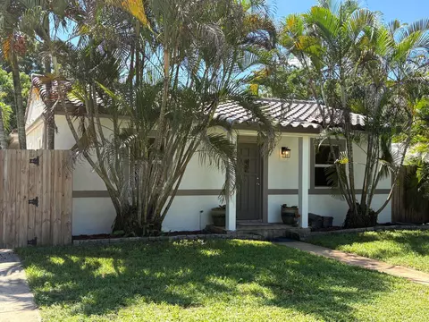 820 SW 18th Ct, Fort Lauderdale, FL 33315