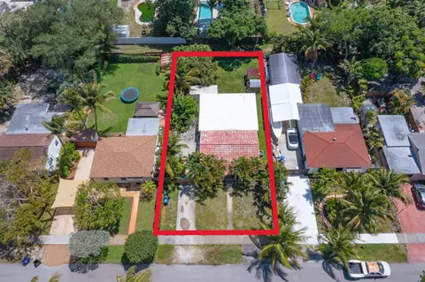 820 SW 18th Ct, Fort Lauderdale, FL 33315