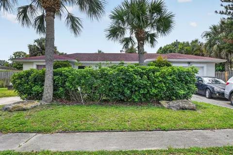 1660 40th St, West Palm Beach, FL 33407