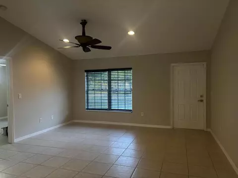 Living - 9166 SE 63rd Dr, Okeechobee, FL 34974 photo 1 of 5