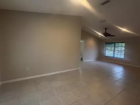 Living - 9166 SE 63rd Dr, Okeechobee, FL 34974 photo 4 of 5