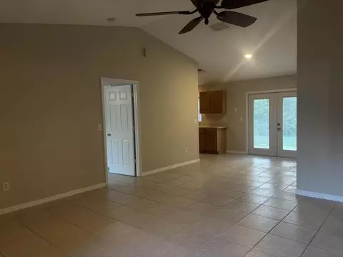 Living - 9166 SE 63rd Dr, Okeechobee, FL 34974 photo 3 of 5
