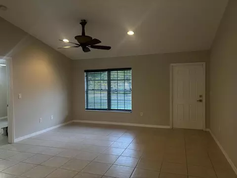 Living - 9166 SE 63rd Dr, Okeechobee, FL 34974 photo 1 of 5