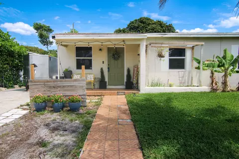 1110 14th Ct S, Lake Worth Beach, FL 33460