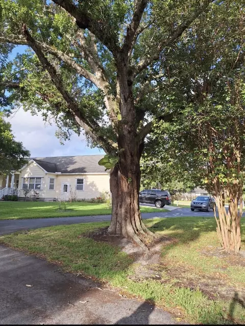 3162 Dame Rd, Fort Pierce, FL 34981