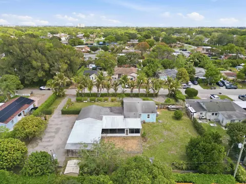 683 Mercury St, West Palm Beach, FL 33406