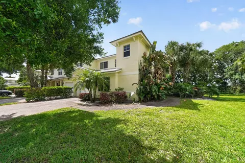 2535 Creekside Dr, Fort Pierce, FL 34981