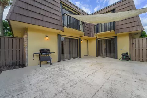 317 3rd Ct, Palm Beach Gardens, FL 33410