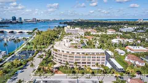 369 S Lake Dr #2B, Palm Beach, FL 33480