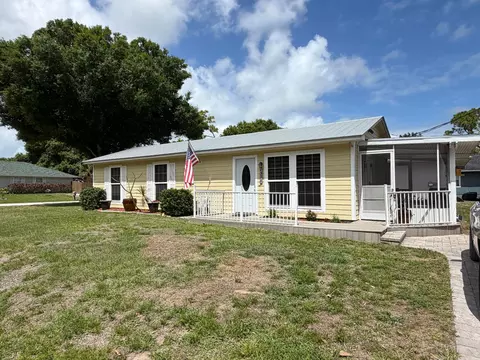2326 SW 15th St SW, Vero Beach, FL 32962