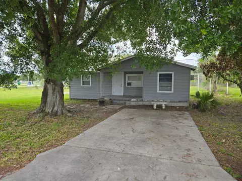 Exterior - 408 NW 10th Ave, Okeechobee, FL 34974 photo 3 of 14