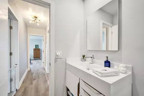 Bath - 381 SE 3rd St, Pompano Beach, FL 33060 photo 2 of 4