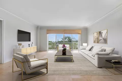 250 Bradley Pl #606, Palm Beach, FL 33480