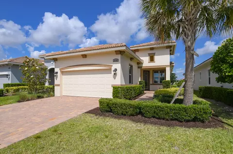 8942 SW Pepoli Way, Port Saint Lucie, FL 34987