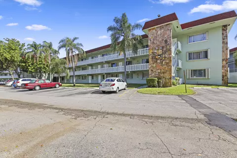 3100 Springdale Blvd #308, Palm Springs, FL 33461