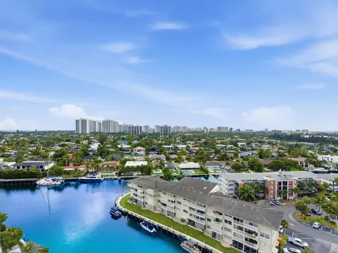427 Golden Isles Dr #16A, Hallandale Beach, FL 33009