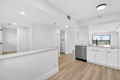 6866 Huntington Ln #707, Delray Beach, FL 33446