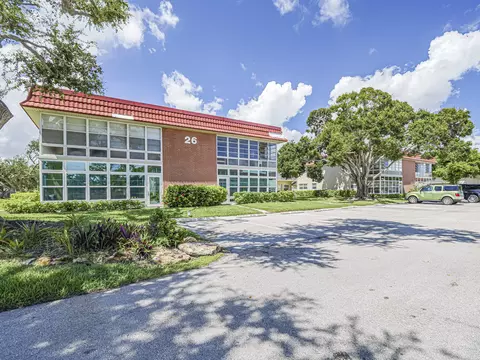 26 Pine Arbor Ln #201, Vero Beach, FL 32962