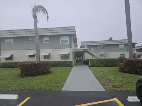 281 Flanders #281, Delray Beach, FL 33484