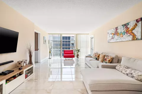 2000 Atlantic Shores Blvd #410, Hallandale Beach, FL 33009