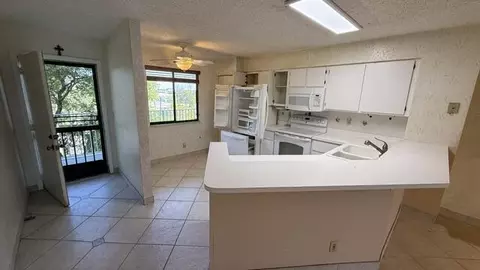2238 N Cypress Bend Dr #406, Pompano Beach, FL 33069
