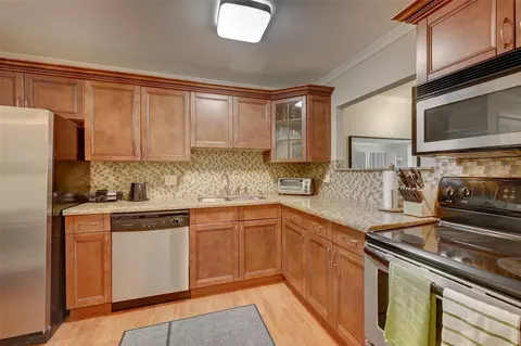 823 Cypress Blvd #201, Pompano Beach, FL 33069