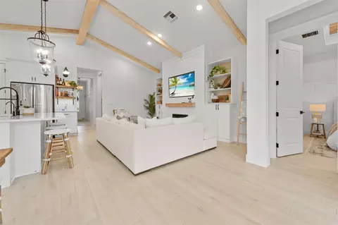 Living - 121 SE Rocky Ter, Stuart, FL 34997 photo 6 of 6