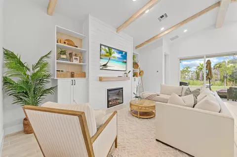 Living - 121 SE Rocky Ter, Stuart, FL 34997 photo 5 of 6