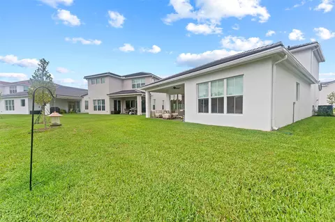 Exterior - 121 SE Rocky Ter, Stuart, FL 34997 photo 5 of 8