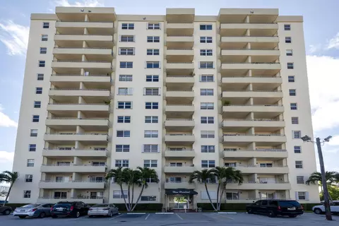 900 NE 18th Ave #409, Fort Lauderdale, FL 33304